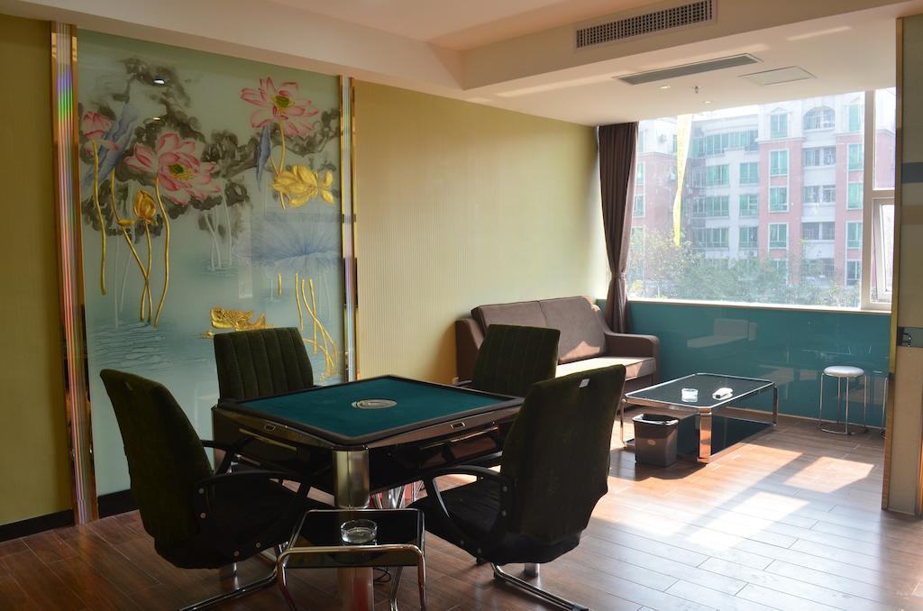 Zhuhai Platinum Holiday Hotel ภายนอก รูปภาพ