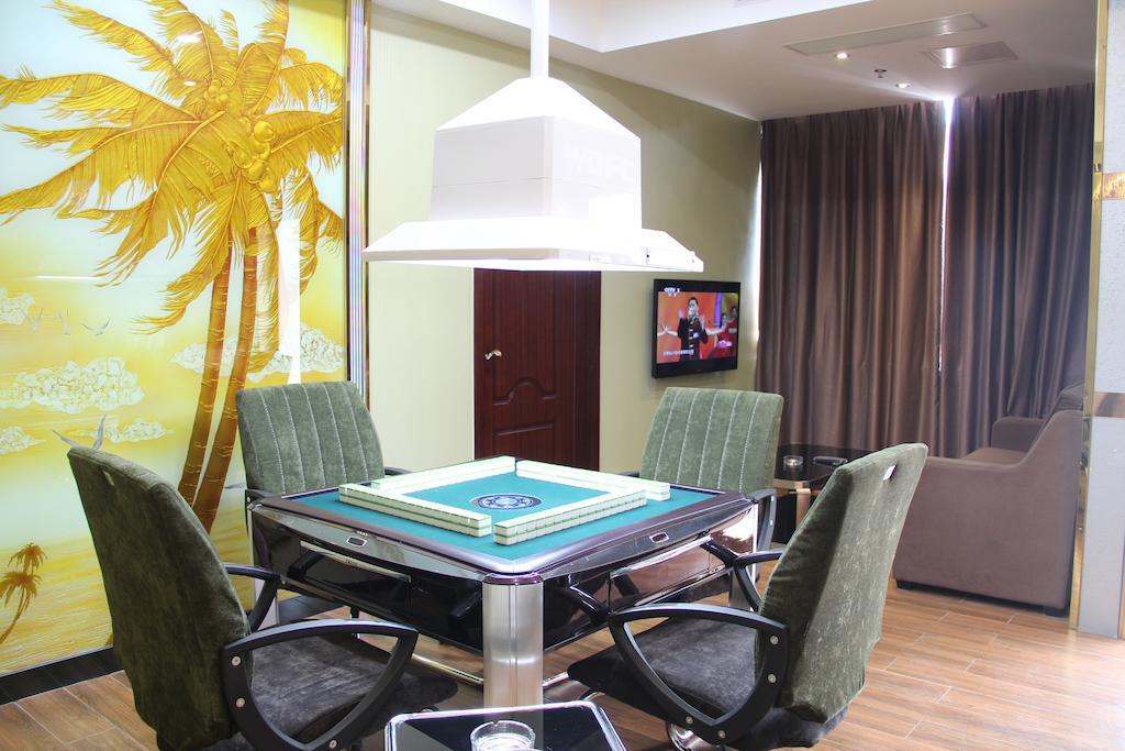 Zhuhai Platinum Holiday Hotel ภายนอก รูปภาพ