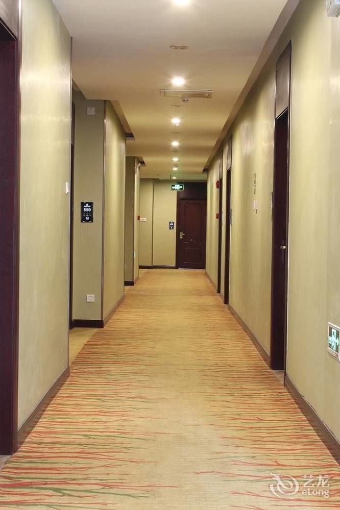 Zhuhai Platinum Holiday Hotel ภายนอก รูปภาพ