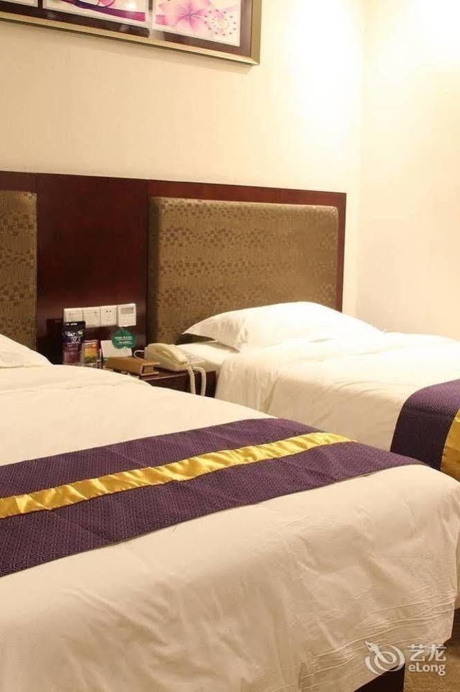 Zhuhai Platinum Holiday Hotel ภายนอก รูปภาพ