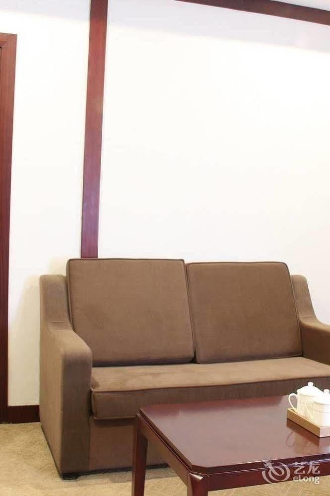 Zhuhai Platinum Holiday Hotel ภายนอก รูปภาพ